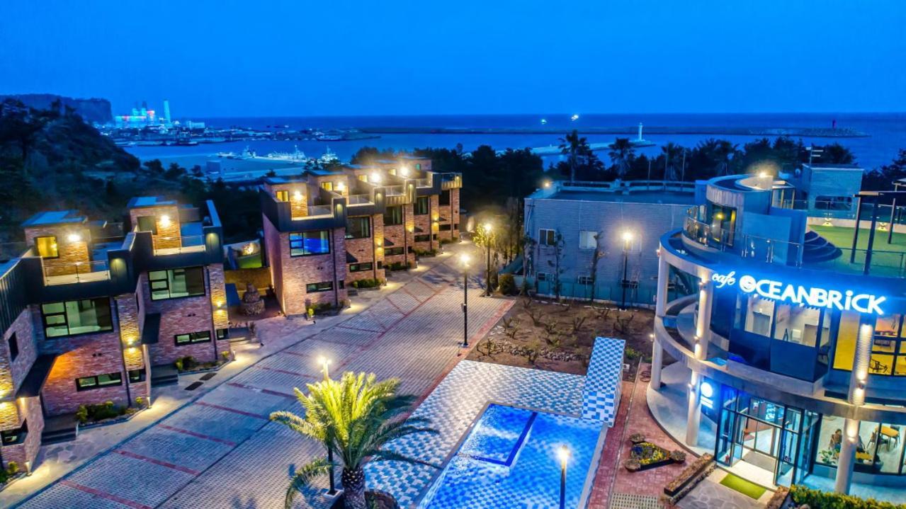 Ocean Brick Poolvilla * Seogwipo