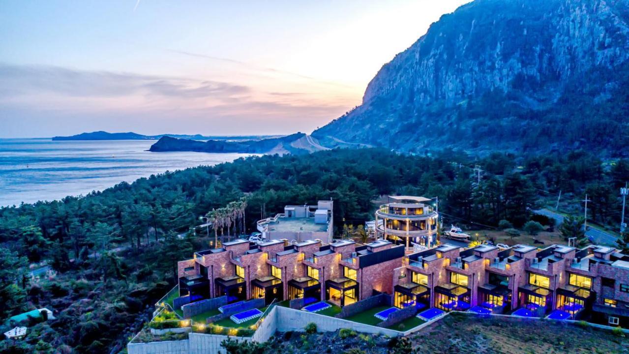 Ocean Brick Poolvilla Seogwipo